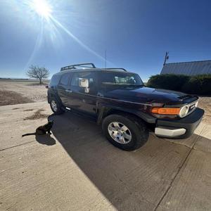 Toyota FJ Cruiser Bastante utilizado Velocidad máxima Mejor precio Venta caliente Pedido al por mayor disponible Volante a la izquierda y a la derecha a la venta - Product Image 3