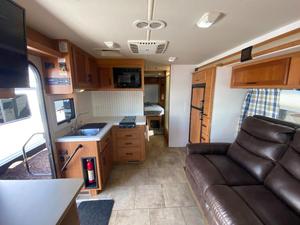 Autocaravana F-l-e-e-t-w-o-o-d RV F-l-a-i-r 26D usada del 2016, lista para vender - Product Image 6