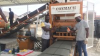 Machine Akcel 7,5 KW à commande PLC, pompe hydraulique, boîte de vitesses, machine semi-automatique de fabrication de blocs de béton creux, moteur 32 kW