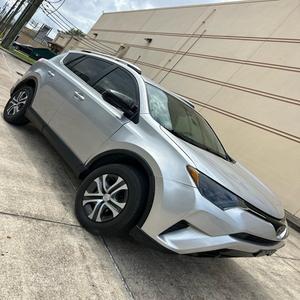 VENTE RAPIDE Toyota RAV4 LE 2017 TRANSMISSION AUTOMATIQUE 4x4 - Product Image 1