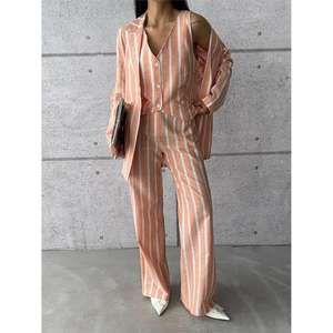 Ensemble veste et pantalon en lin rayé orange pour femmes - Product Image 2