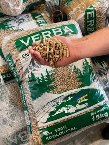 Briquetas con patrón de palo de 6mm-8mm de pellets de madera de pino en bolsa de combustibles de madera de alta calidad a la venta - Product Image 6