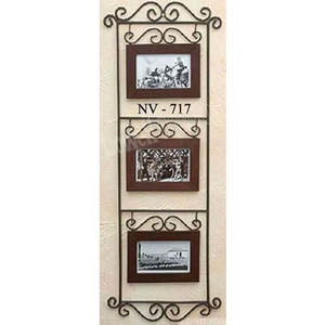 Marco de fotos de madera para colgar tres fotos, Marco montado en la pared hecho a mano para 3 cuadros, multifoto decorativa rústica - Product Image 1