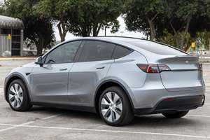 Tesla Model Y Long Range AWD Dual-Motor AWD 2024, autonomie de 310 milles - Product Image 3