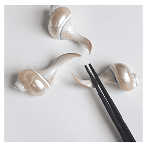 Reposa Palillos de Concha Marina, Soporte Natural para Palillos y Cucharas para Comer al Estilo Japonés, Hecho en Vietnam - Product Image 2