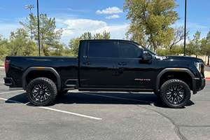 GMC Sierra 2500HD AT4 2024 Usado (LHD/RHD) - Product Image 2