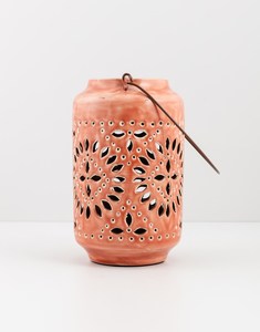 Lanterne élégante en métal Ramadan Kareem avec finition noire pour les rassemblements de famille, les festivals, les maisons traditionnelles et les occasions spéciales - Product Image 4