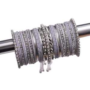 Conjunto de Brazaletes de Terciopelo de Estilo Tradicional para Damas, Joyería Hecha a Mano de Moda, Churiya de Vidrio y Terciopelo para Mujer - Product Image 1