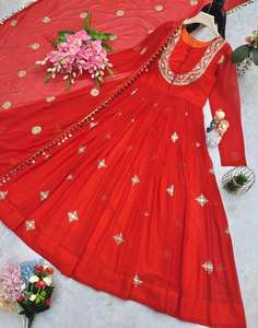 Vestido Largo Anarkali Rojo de Georgette de Primera Calidad Unity Luxure con Dupatta Bordada, Conjunto de Lujo para Fiestas y Bodas, Manga Larga - Product Image 3