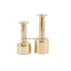 Bougeoirs et supports en laiton massif poli or antique Décoration de table de la meilleure qualité Bougeoirs de style classique - Product Image 1