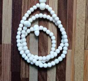 Collares de cuentas de hueso tallados a mano hechos a medida con colgantes de hueso de tema de elefante ideales para diseñadores de joyas para reventa - Product Image 2