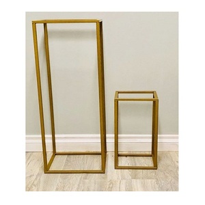 Pièce maîtresse de forme carrée au design admirable, pièce maîtresse en métal couleur or faite à la main pour accessoires de décoration de mariage - Product Image 5