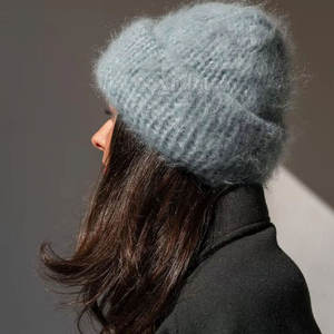 Gorro con piel de imitación para uso diario de invierno Gorro de punto MOQ bajo con forro de piel sintética para el calor - Product Image 4