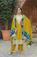 Ensemble haut, bas et dupatta en soie chinon de créateur BLOSSOM FABRIC, pour fêtes et mariages, avec broderies lourdes, confortable, pour les 4 saisons