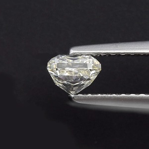 2 Carat Radiant Cut Lab Grown Diamond E Color VS1 Clarity IGI Certified CVD/HPHT for Engagement Rings & Custom Jewelry Designs - Product Image 1