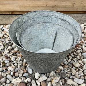Ensemble de 3 Pots de jardinières en métal marocain, jardinières en métal gris pour jardin extérieur, Vintage, ancienne période anglaise, métal victorien traditionnel - Product Image 2