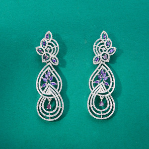 Allure of American Diamond Pendientes chapados en rodio Joyas de latón clásico con aspecto elegante - Product Image 4