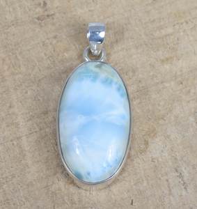 Pendentif en Larimar Fait Main en Argent Sterling 925, Bijou Ovale en Pierre Précieuse, Collier Élégant de Haute Qualité pour Enfants et Femmes, Idéal comme Cadeau - Product Image 2