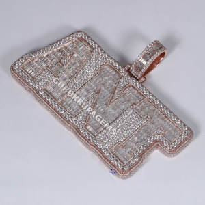 จี้ที่กำหนดเองใน14KT สีโรสโกลด์ที่สร้างขึ้นในเพชร labgrown เรืองแสงถูกห่อหุ้มในกรอบที่งดงามด้วย VVS ชัดเจน - Product Image 2