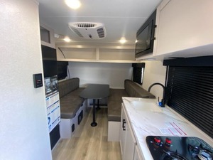 Meilleure vente : Nouveau modèle 2026 Jayco Jay Feather Air SL 15TBSL, confortable et en excellent état, prêt à la vente - Product Image 4