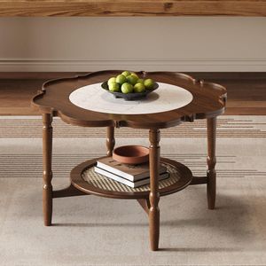 Mesa de Centro de Madera Creada para Hogares Elegantes que Muestra Artesanía Experta, Tonos de Madera Natural y Diseño Funcional - Product Image 1