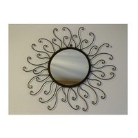 Miroir mural élégant en métal fabriqué à la main pour les maisons modernes sur le thème rustique et vintage avec une qualité supérieure et un charme unique