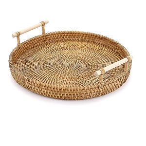 Le plateau de service en rotin est une combinaison parfaite d'élégance, d'utilité et d'artisanat - Product Image 1