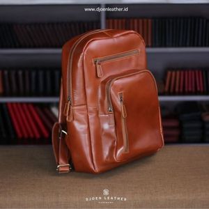Sac à dos en cuir de vachette fabriqué à la main Sac à dos en cuir durable et élégant pour les déplacements quotidiens ou les voyages - Product Image 2