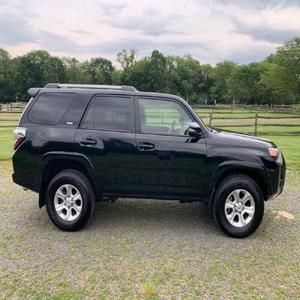EXCELENTE ESTADO Toyota 4Runner SR5 Premium 2023 - Product Image 2