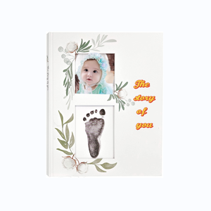 Couverture en papier entièrement personnalisable Milestone Journal Baby First Year Memory Book - Product Image 2