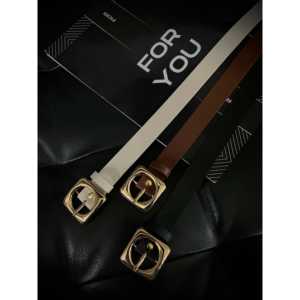 Cinturón de estilo casual para mujer con hebilla cuadrada de aleación dorada - Product Image 1