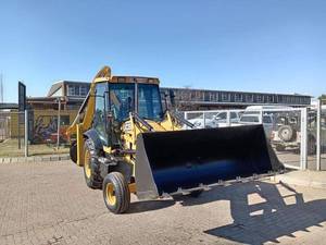 รถตักล้อยาง JCB 3CX พร้อมหัวขุด |   รถขุดตักดินแบบขับเคลื่อนสี่ล้อ |   เครื่องขุดและตักงานหนัก - Product Image 5