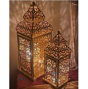 Farol Marroquí de Metal de Diseño Único, Hecho a Mano, Ecológico, Centro de Mesa para Navidad, Bodas y Hogar, Portavelas - Product Image 1