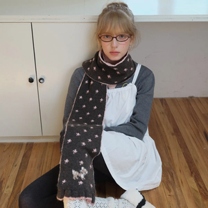 Bufanda de encaje femenino de invierno de punto Jacquard con estampado largo de diseñador coreano para uso diario - Product Image 2