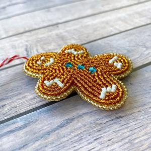 Adorno de estrella hecho a mano con cuentas y detalles intrincados que aporta un encanto festivo elegante para la decoración del árbol de Navidad y para regalar. - Product Image 5