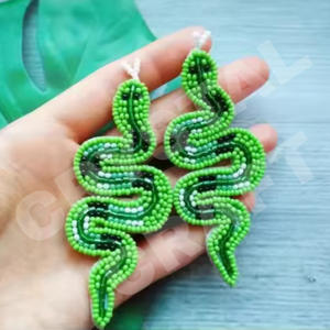 Boucles d'oreilles perlées blanches serpent pour femmes patriotique Memorial Day Orange blanc bleu couleur tissu matériel - Product Image 2