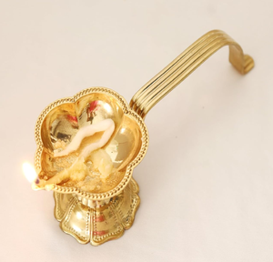 Latón Premium akhand Jyoti Diya lámpara espiritual de diseño religioso hindú Pooja Home Mandir Deepak disponible a precios de mayorista - Product Image 1