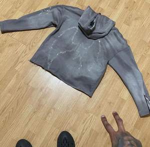 Sudaderas con capucha personalizadas para hombre, chándal Vintage 500 GSM de algodón pesado French Terry Sun Faded Acid Wash Rhinestone desgastado en relieve 3D - Product Image 3