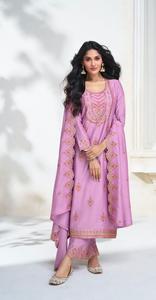 Collection de robes en soie non cousues de qualité supérieure pour les fêtes Vêtements indiens et pakistanais originaux du Pakistan - Product Image 3
