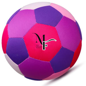 ¡Trae la diversión del fútbol en interiores con el balón de fútbol acolchado suave! Esta pelota suave y acolchada de tamaño 4 es perfecta para un juego seguro en interiores. - Product Image 2