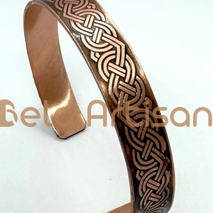 Pulsera de cobre Brazalete ancho antiguo con hermoso diseño y cierre magnético de canal Pulsera curativa de cobre artesanal Bela - Product Image 6