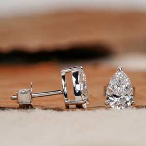 Solitaire 2.00 Tcw poire brillant coupe laboratoire créé diamant boucles d'oreilles de mariage vis goujon or boucles d'oreilles diamant goujons pour les femmes - Product Image 2