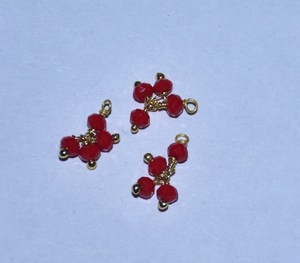 Nouveau 1 + 3 breloques de perles enroulées de fil unique à facettes de corail rouge. Collier de perles de pierres précieuses plaqué or perles de charme pour la fabrication de bijoux - Product Image 5