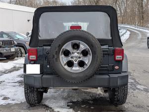 Jeep Wrangler Unlimited Sport 2017 USADO con Volante a la Izquierda/Derecha - Product Image 2