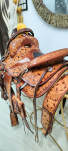 Selle de cheval Western/anglaise de course confortable en cuir véritable de qualité supérieure, fabriquée à la main, options en plastique/fibre de verre/bois, personnalisation possible - Product Image 2