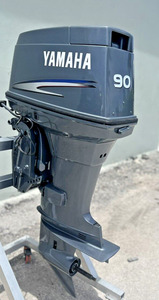 Motor Fuera de Borda Usado de Grado Industrial, 2008, 90hp, 2 Tiempos, Eje de 20 Pulgadas, con 3 Años de Garantía, Origen Estadounidense - Product Image 2