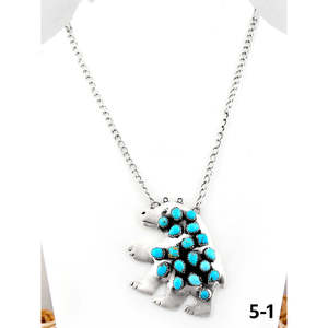 Collier d'ours fait main du Sud-Ouest avec incrustation de turquoise Kingman et sertissage clos en argent sterling - Product Image 1