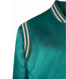 Nuevo diseño de chaqueta universitaria de satén 100% poliéster satén Letterman Bomber chaqueta de invierno hombro rayas botón Up Varsity chaqueta - Product Image 5