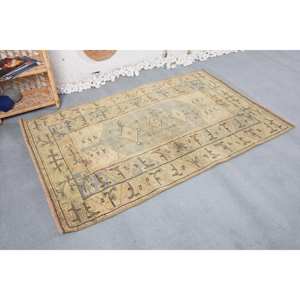Tapis turc vintage de 3.9x6.2 pieds, beige, bleu, motif géométrique, laine classique de grande surface avec support en latex pour couloir de chambre à coucher - Product Image 3