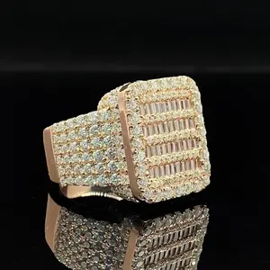 Anillo de moissanita con corte baguette de lujo estilo hip hop, plata de ley 925, joyería personalizada con incrustaciones de diamantes para hombre - Product Image 1